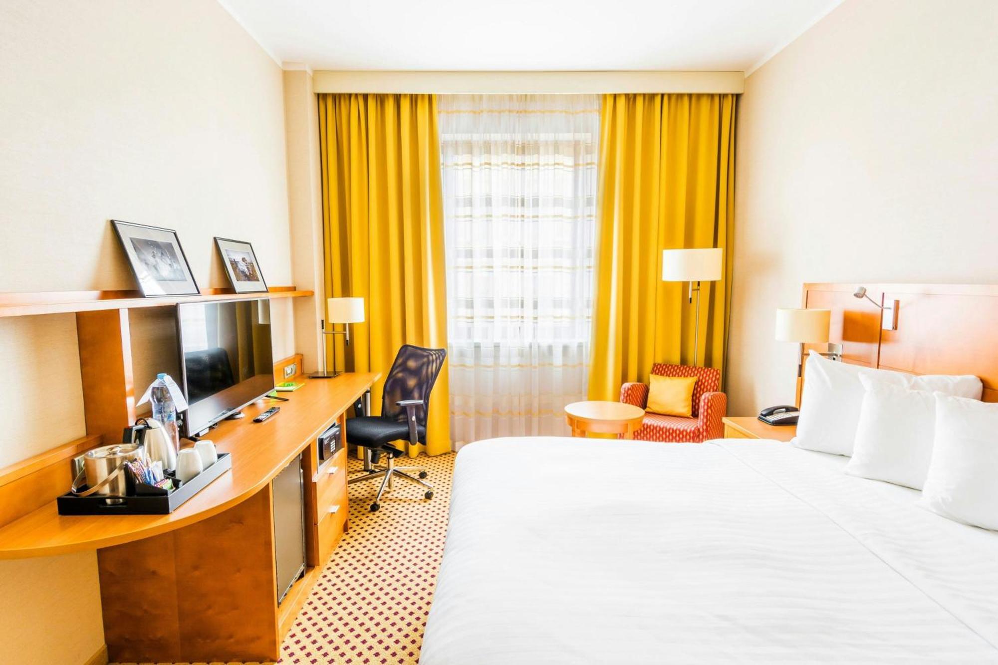 Courtyard By Marriott Pilsen Hotel Eksteriør billede